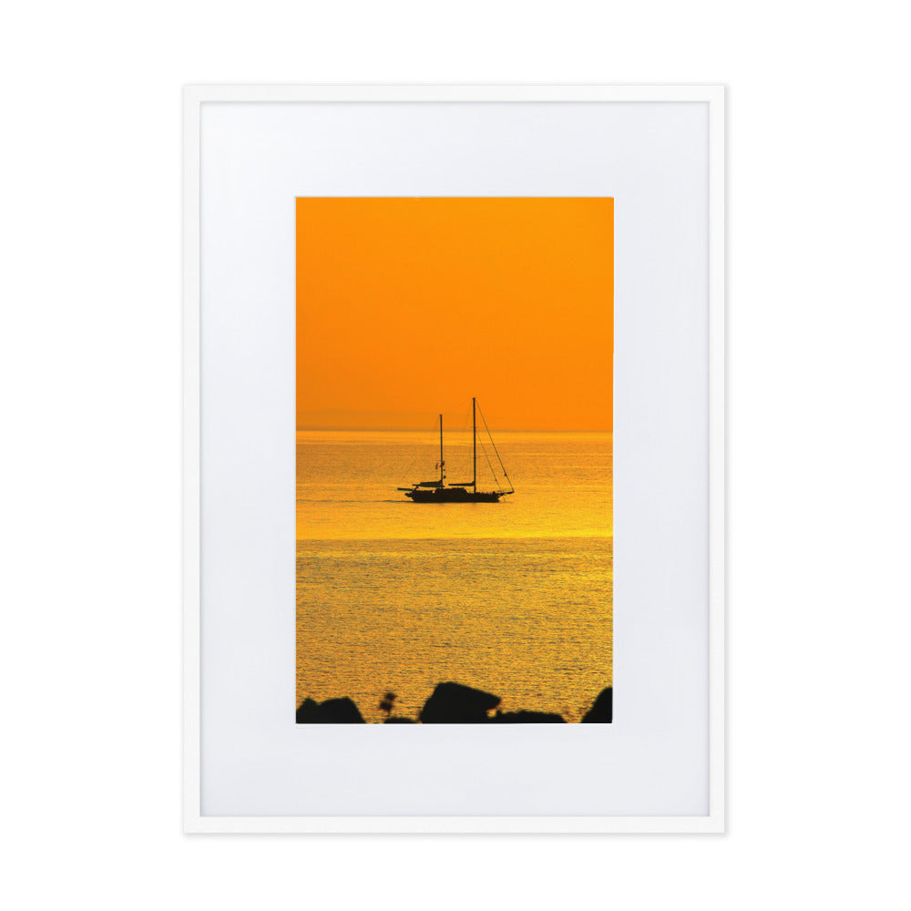 Poster mit Passepartout - a ship on golden sea Weiß / 50×70 cm artlia