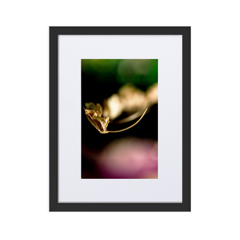 Poster mit Passepartout - Falling Leaf Schwarz / 30×40 cm artlia