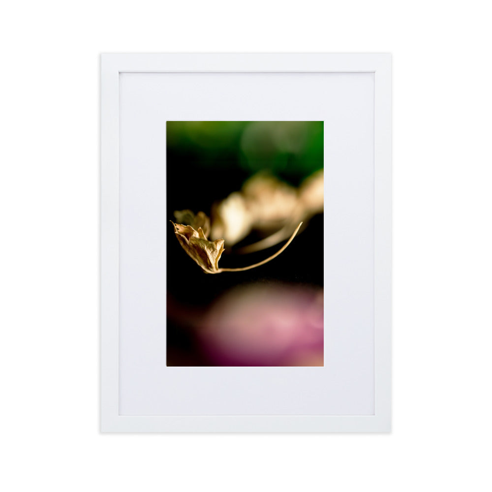 Poster mit Passepartout - Falling Leaf Weiß / 30×40 cm artlia
