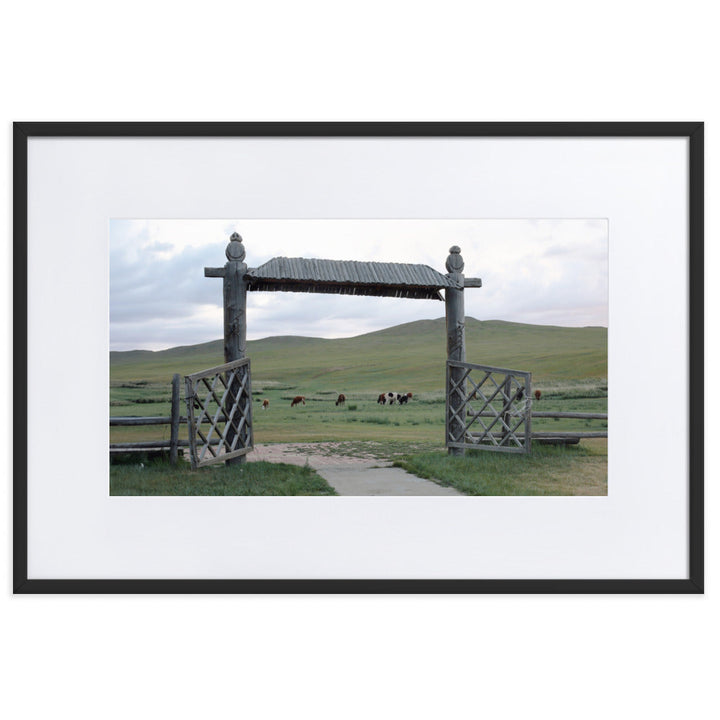 Poster mit Passepartout - The gateway to the steppes of Mongolia Schwarz / 61×91 cm artlia