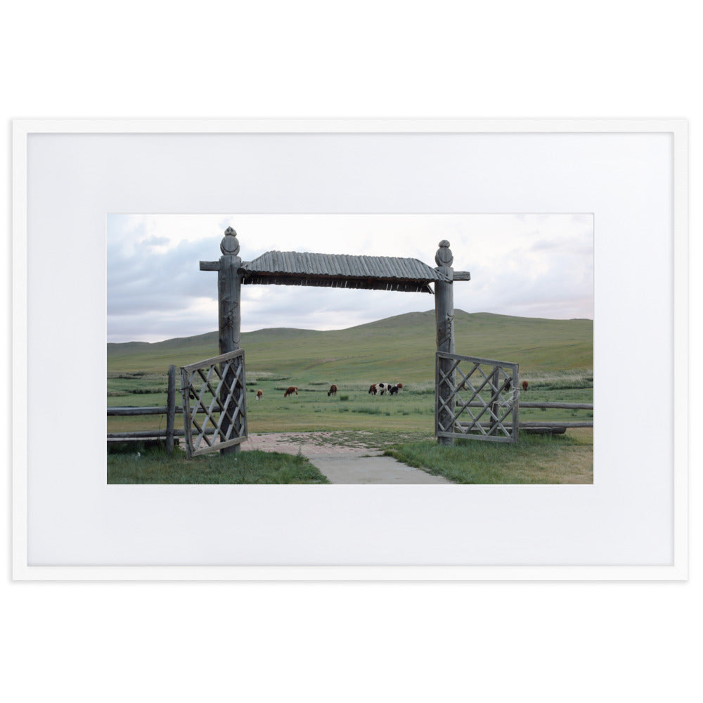 Poster mit Passepartout - The gateway to the steppes of Mongolia Weiß / 61×91 cm artlia