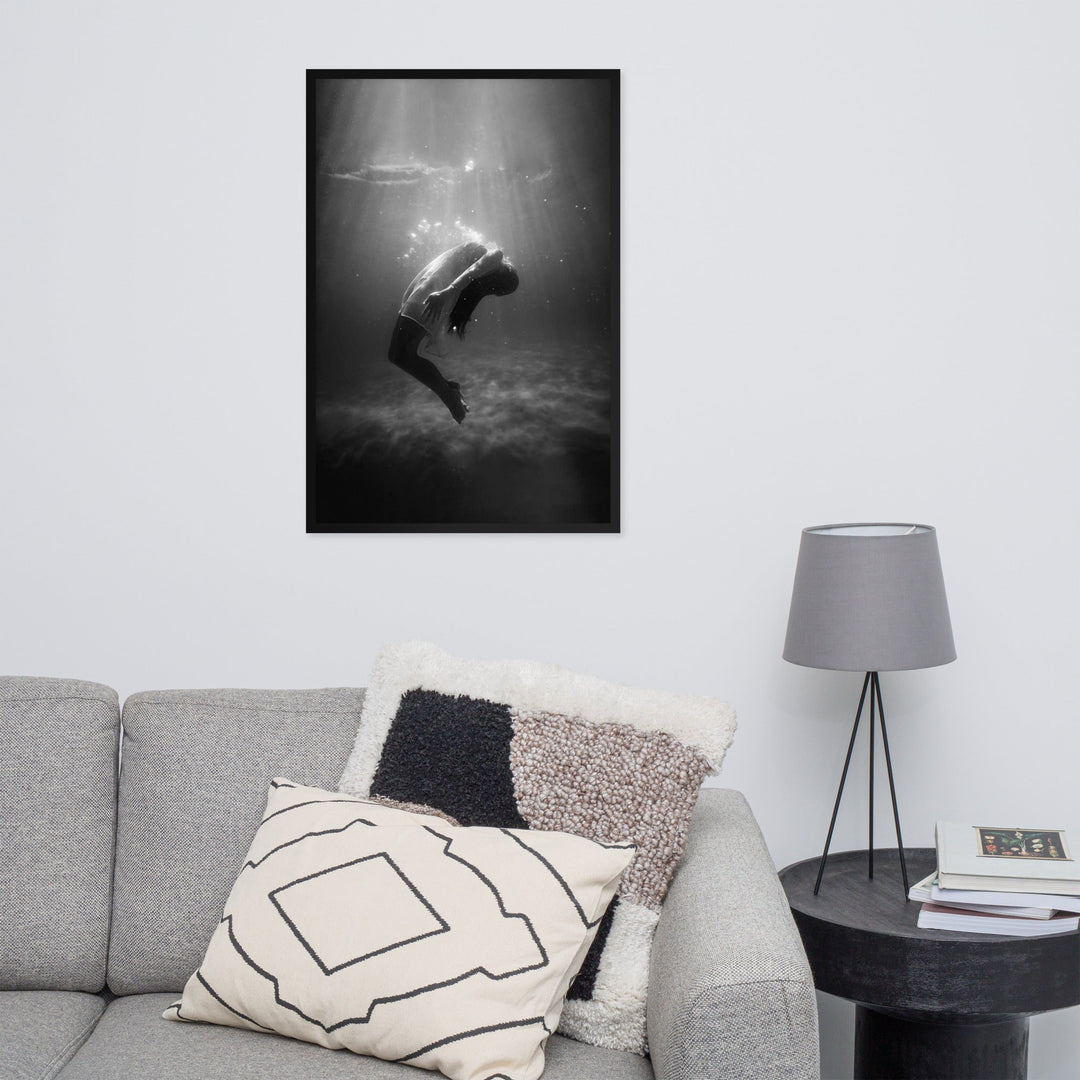 Poster mit Rahmen - girl in the water artlia