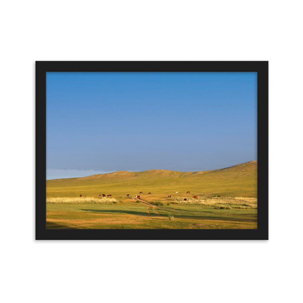 Poster mit Rahmen - Steppe on a calm morning, Mongolia Schwarz / 30×40 cm artlia