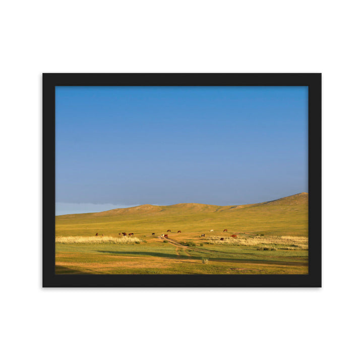 Poster mit Rahmen - Steppe on a calm morning, Mongolia Schwarz / 30×40 cm artlia