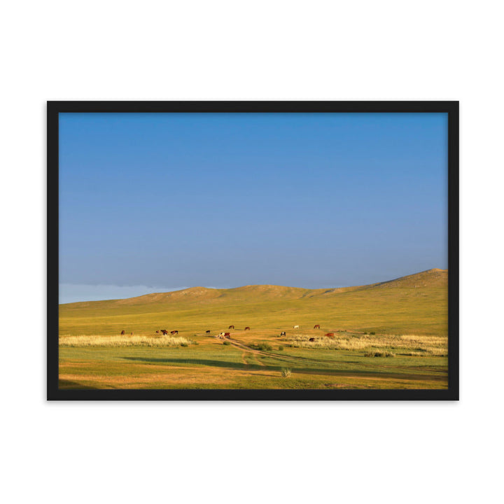 Poster mit Rahmen - Steppe on a calm morning, Mongolia Schwarz / 50×70 cm artlia