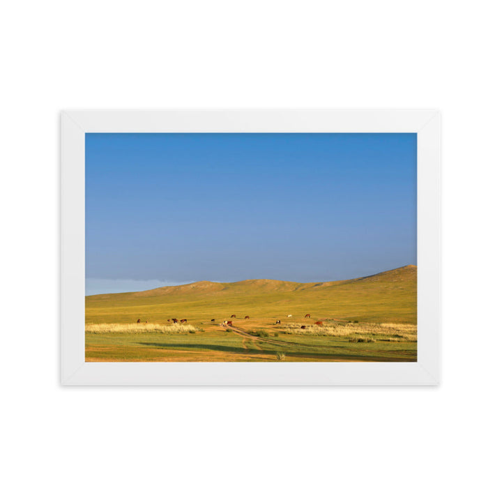 Poster mit Rahmen - Steppe on a calm morning, Mongolia Weiß / 21×30 cm artlia