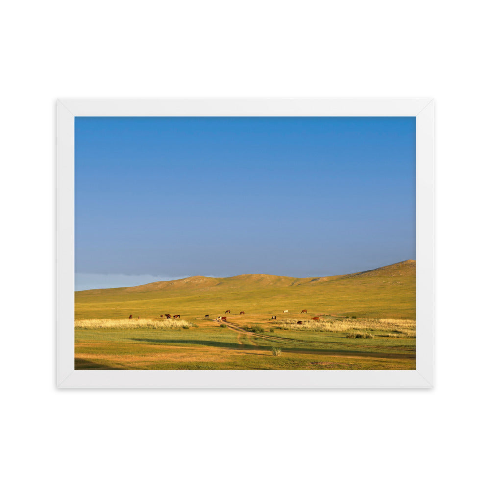 Poster mit Rahmen - Steppe on a calm morning, Mongolia Weiß / 30×40 cm artlia