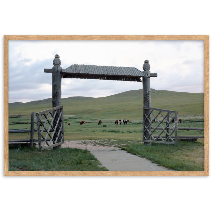 Poster mit Rahmen - The gateway to the steppes of Mongolia Oak / 61×91 cm artlia