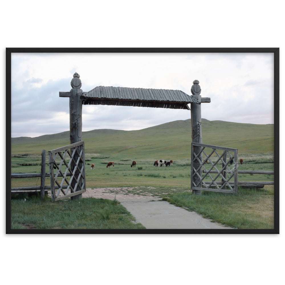 Poster mit Rahmen - The gateway to the steppes of Mongolia Schwarz / 61×91 cm artlia