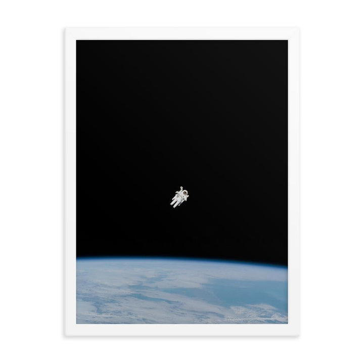 Astronaut im Weltraum - Poster im Rahmen weiß / 30x41 cm artlia