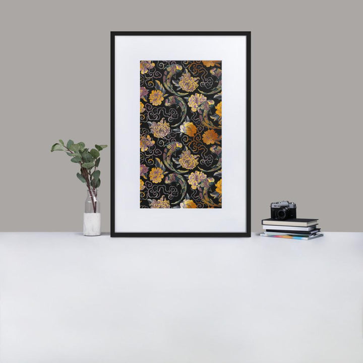 Blumen und Kois - Poster im Rahmen mit Passepartout schwarz / 61×91 cm artlia