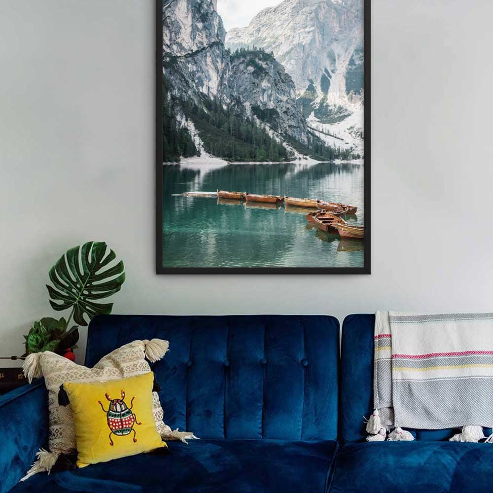 Braies lake 2 - Poster im Rahmen schwarz / 61x91 cm artlia