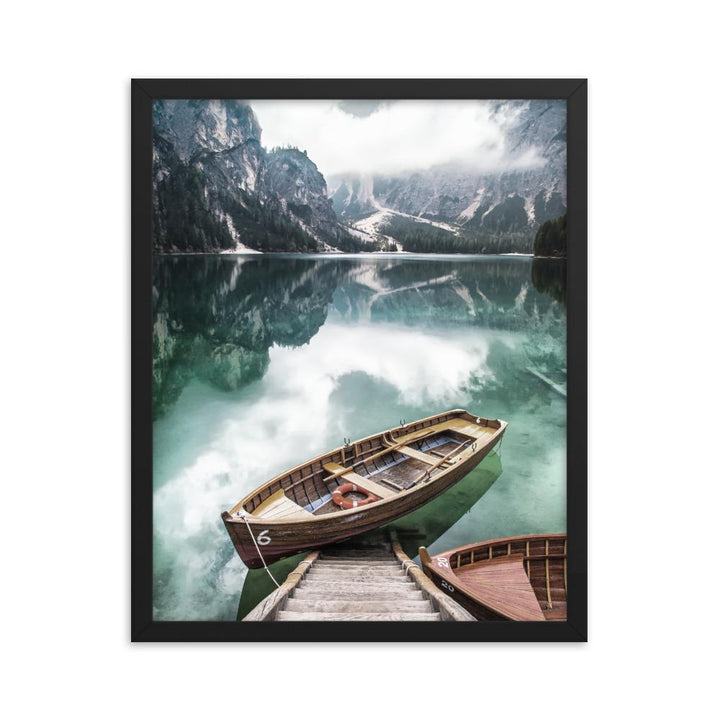 Braies lake - Poster im Rahmen schwarz / 41x51 cm artlia