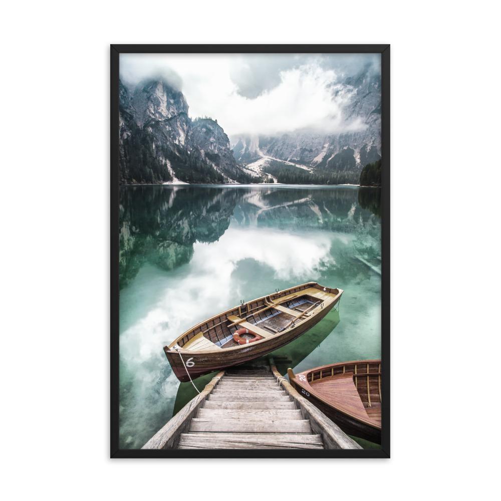 Braies lake - Poster im Rahmen schwarz / 61x91 cm artlia