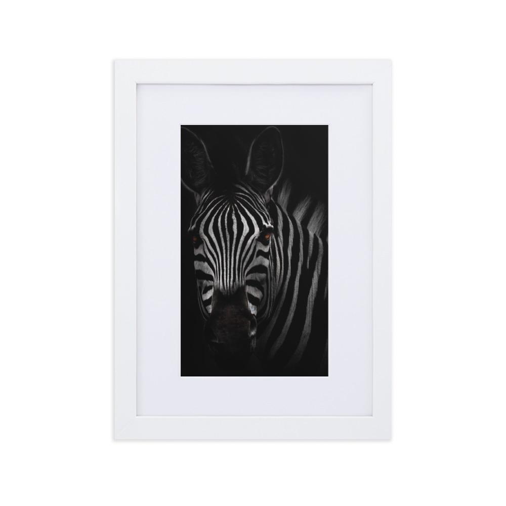 das Starren des Zebras - Poster im Rahmen mit Passepartout weiß / 21×30 cm artlia