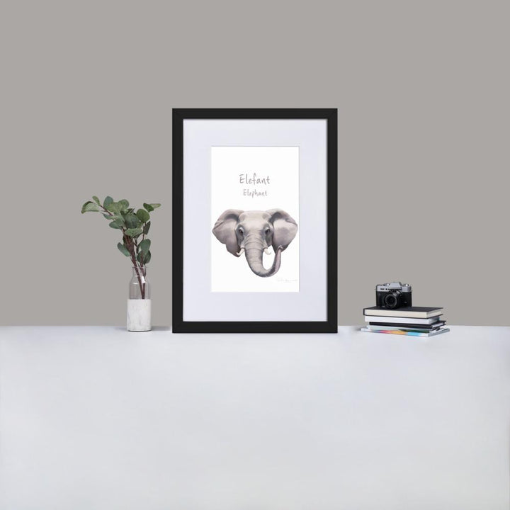 Elefant - Poster im Rahmen mit Passepartout schwarz / 50×70 cm artlia