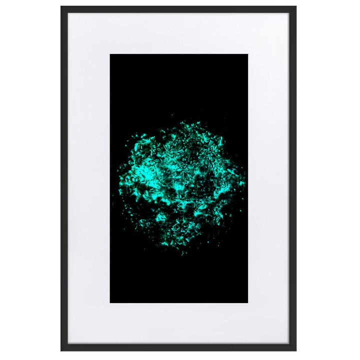 Emerald Planet - Poster im Rahmen mit Passepartout Schwarz / 61×91 cm artlia