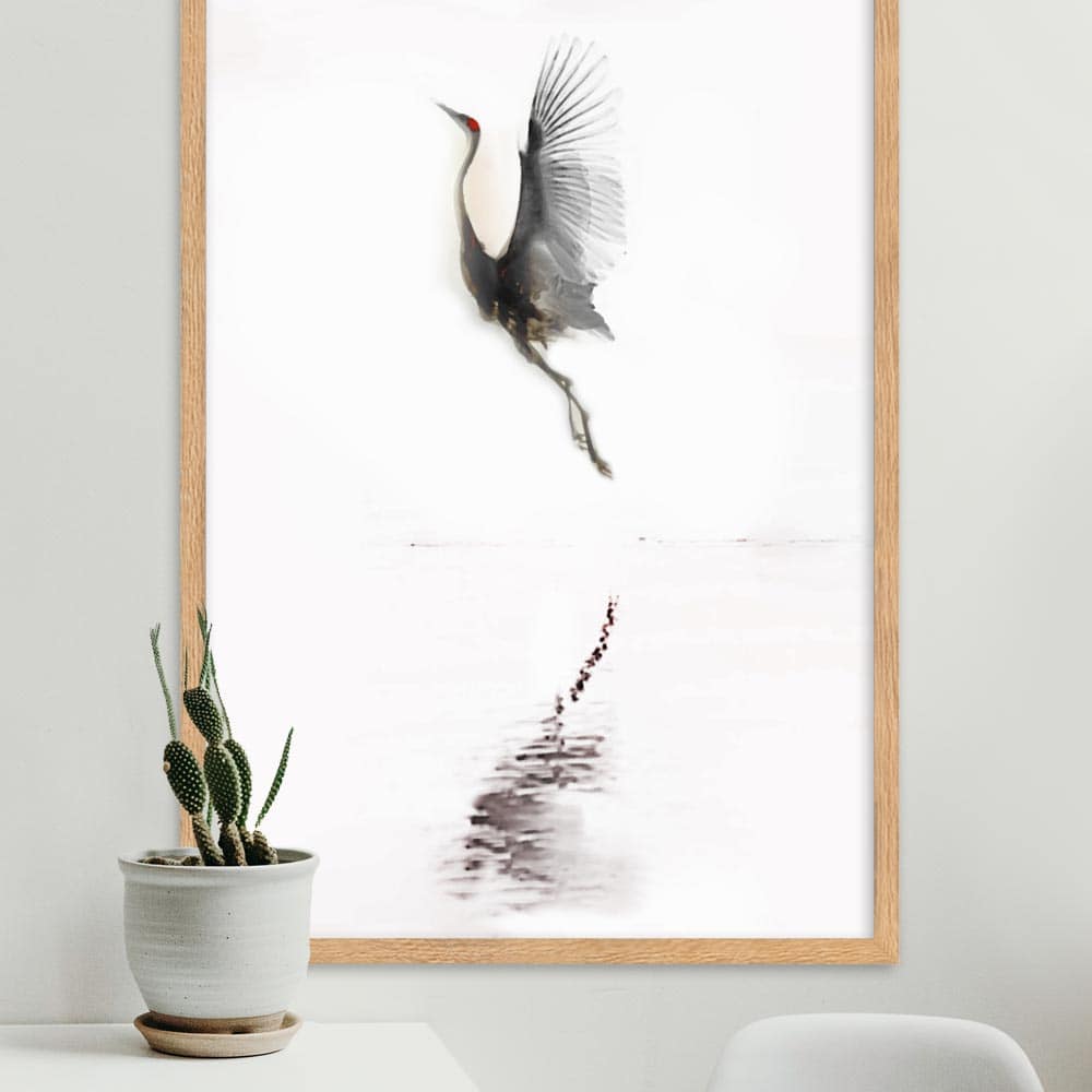 fliegender Kranich - Poster im Rahmen artlia
