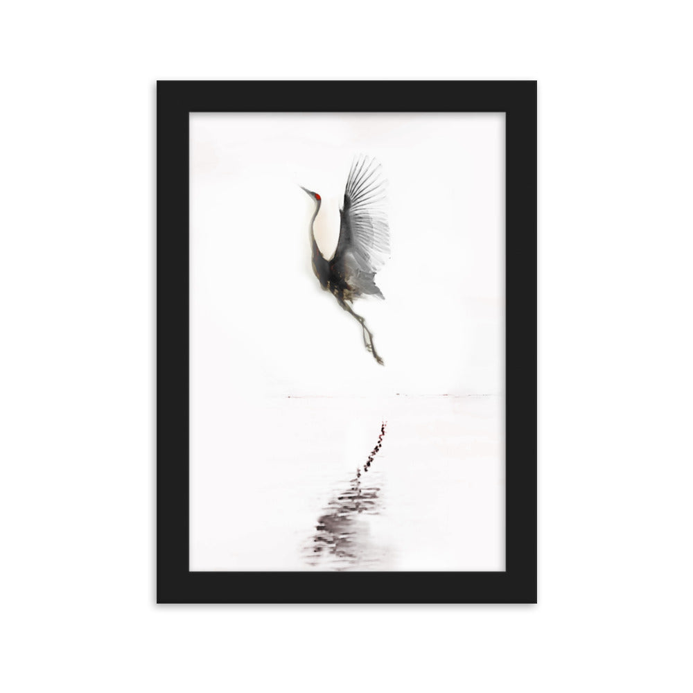 fliegender Kranich - Poster im Rahmen Schwarz / 21×30 cm artlia