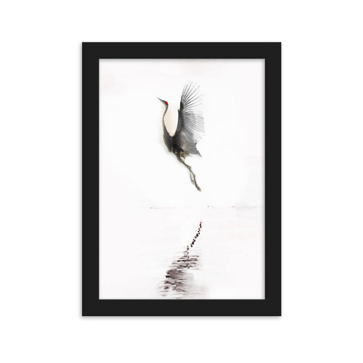 fliegender Kranich - Poster im Rahmen Schwarz / 21×30 cm artlia
