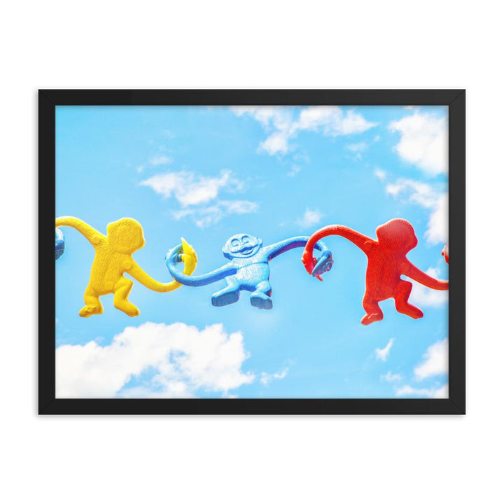Himmlisches Teamwork - Poster im Rahmen schwarz / 46x61 cm artlia