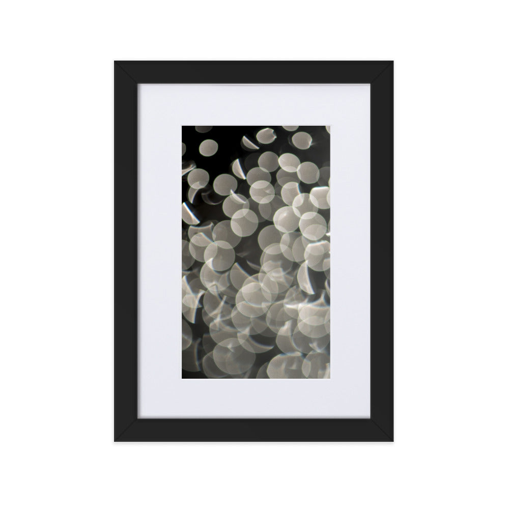 Lichtblasen - Poster im Rahmen mit Passepartout Schwarz / 21×30 cm artlia