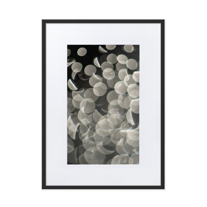 Lichtblasen - Poster im Rahmen mit Passepartout Schwarz / 50×70 cm artlia