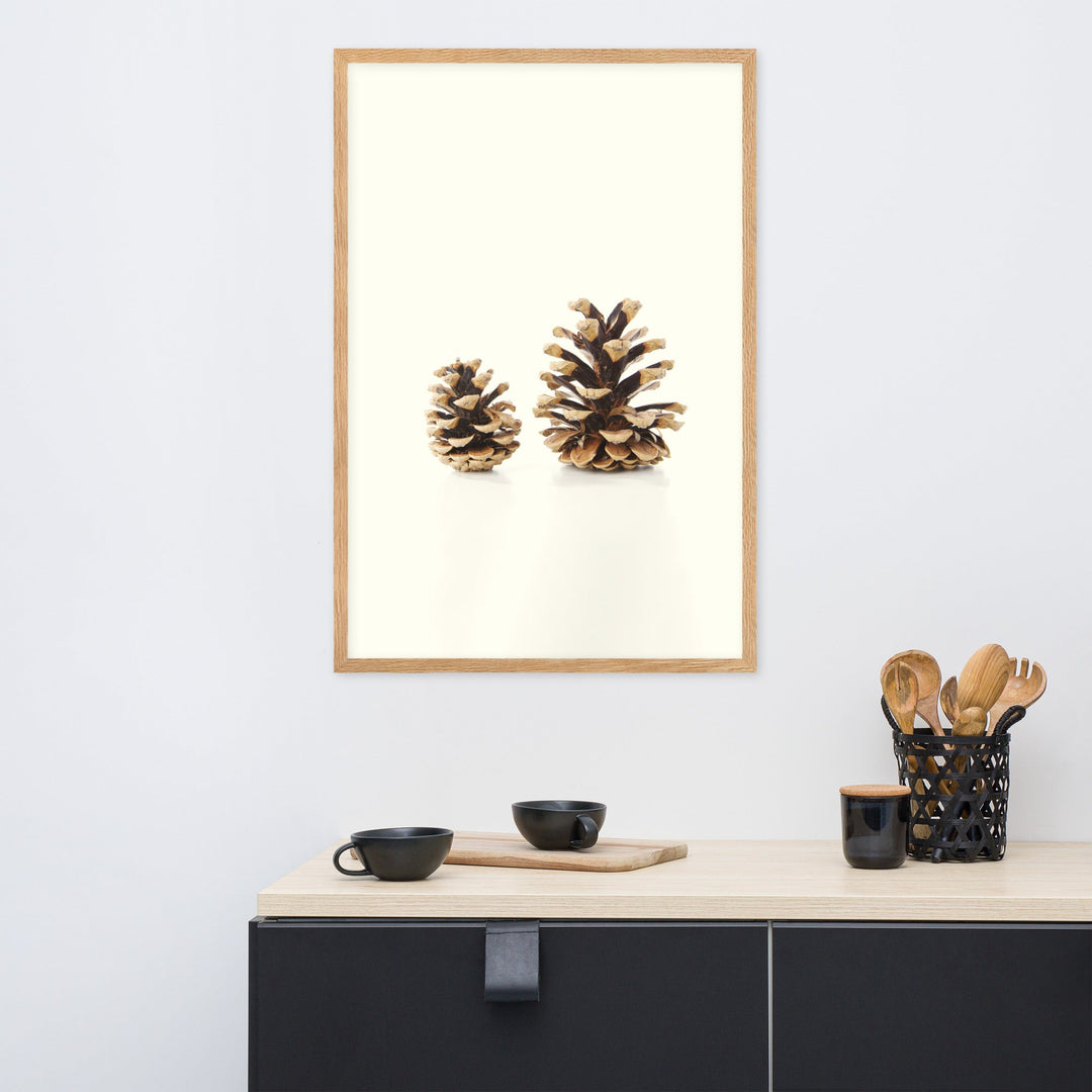 Pine Cone - Poster im Rahmen artlia