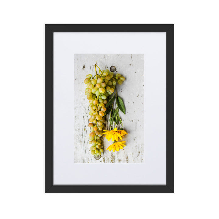 Poster mit Passepartout - Weintrauben und Blumen Schwarz / 30×40 cm artlia
