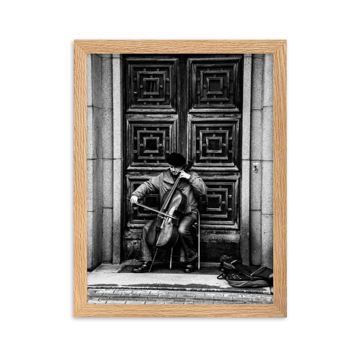 Poster mit Rahmen - A Cellist on the Street Oak / 30×40 cm artlia