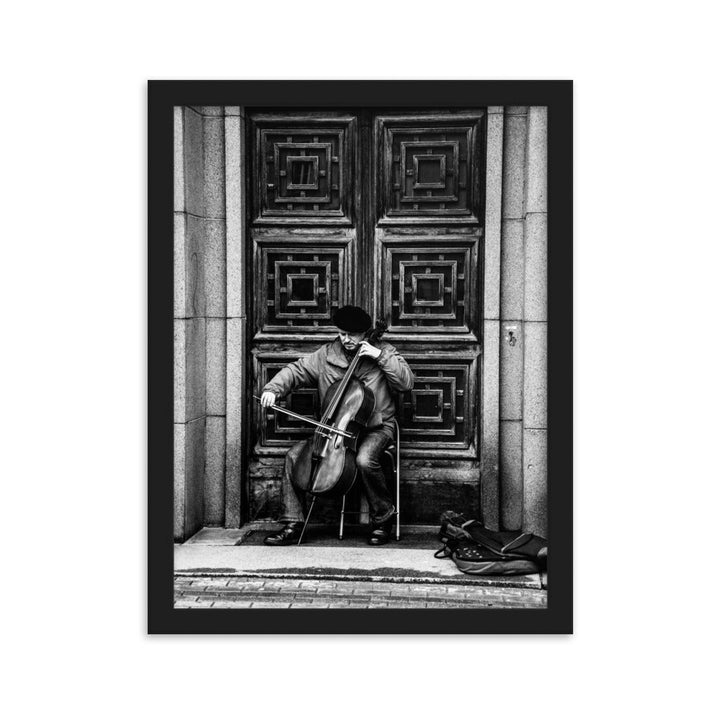 Poster mit Rahmen - A Cellist on the Street Schwarz / 30×40 cm artlia