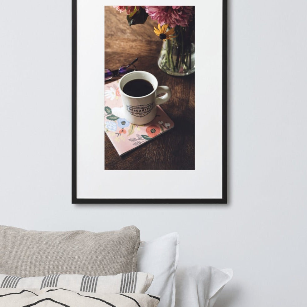 Prague Café - Poster im Rahmen mit Passepartout artlia