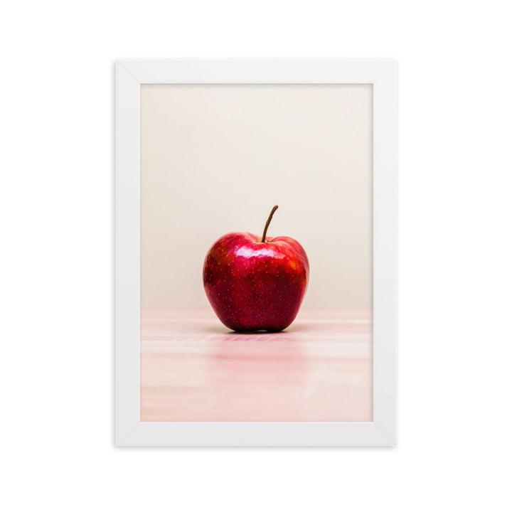 Red Apple - Poster im Rahmen Weiß / 21×30 cm artlia