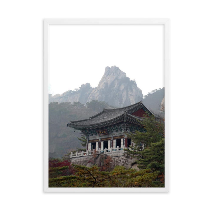 Tempel im Berg - Poster im Rahmen Weiß / 50×70 cm artlia