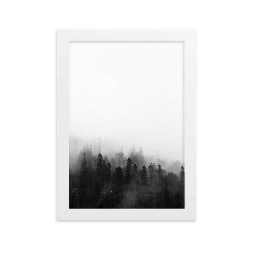 Wald im Nebel - Poster im Rahmen Weiß / 21×30 cm artlia
