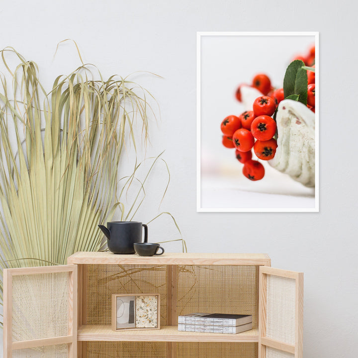 Poster mit Rahmen - Red Berries Kuratoren von artlia artlia