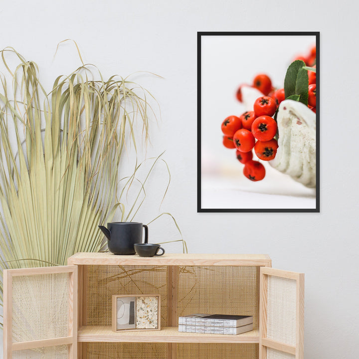 Poster mit Rahmen - Red Berries Kuratoren von artlia artlia