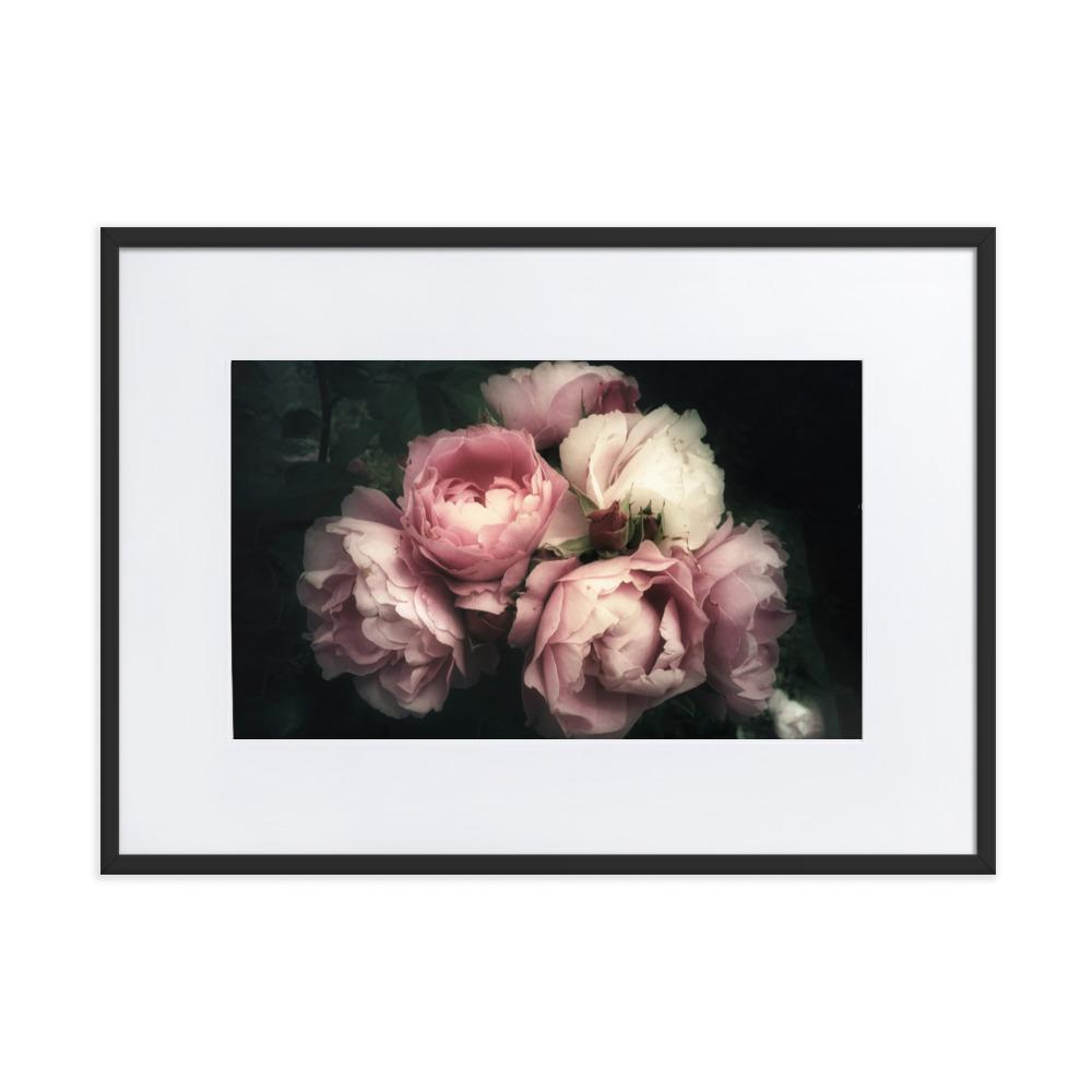 Bouquet Of Peonies Strauß Pfingstrosen - Poster im Rahmen mit Passepartout artlia Schwarz / 50×70 cm artlia